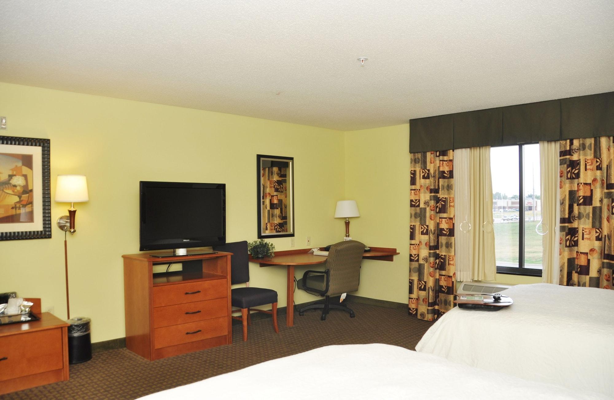 Hampton Inn Macomb Extérieur photo